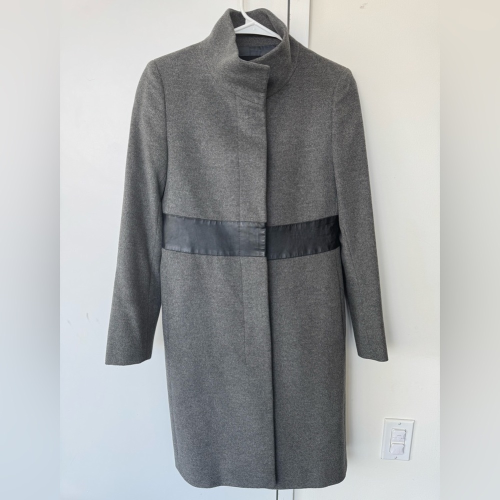 Icb Light Coat Size U.S 2